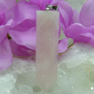 Pendentif QUARTZ ROSE pointe
